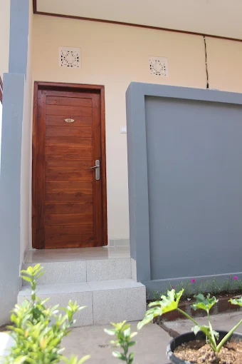 Scenic pathway through the garden area